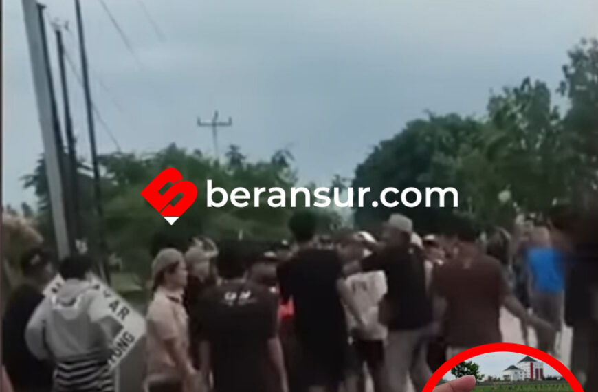 Tarik Parkir ke Warga yang Sedang Nongkrong, Juru Parkir di Brebes Dikeroyok Massa