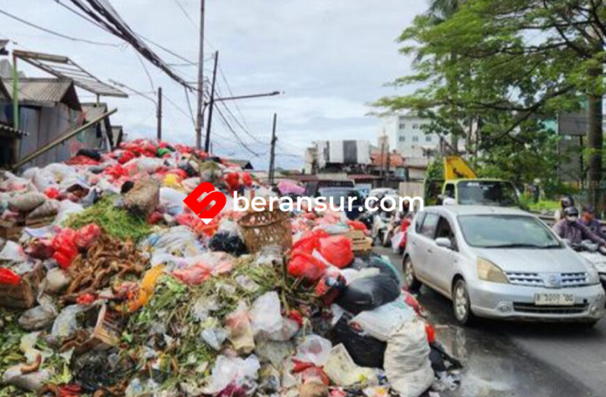 Sampah di Tangerang Selatan Belum Usai, Tumpukan Meluber hingga Tutupi Jalan di Ciputat