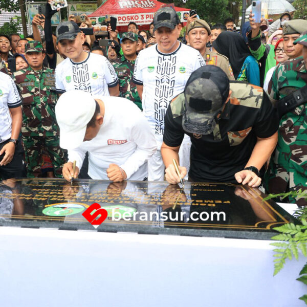 Gubernur Jawa Barat Resmikan Lapangan Padurenan Bekasi, Jadi Ruang Publik Baru bagi Warga