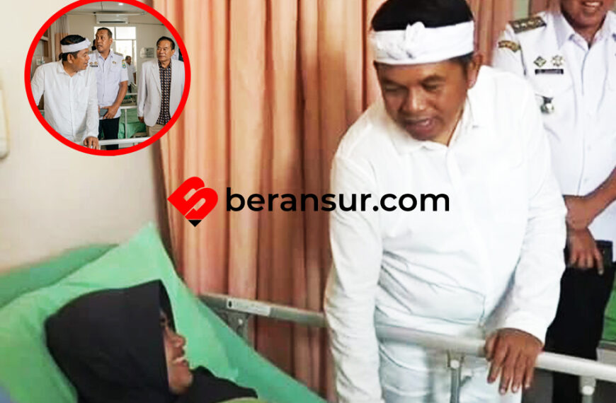 Dedy Mulyadi Gubernur Jawa Barat Memberikan Santunan Korban KA Bekasi Timur