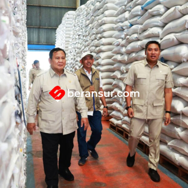 Pastikan Ketahanan Pangan Nasional, Presiden Prabowo Lakukan Sidak ke Gudang Bulog Magelang