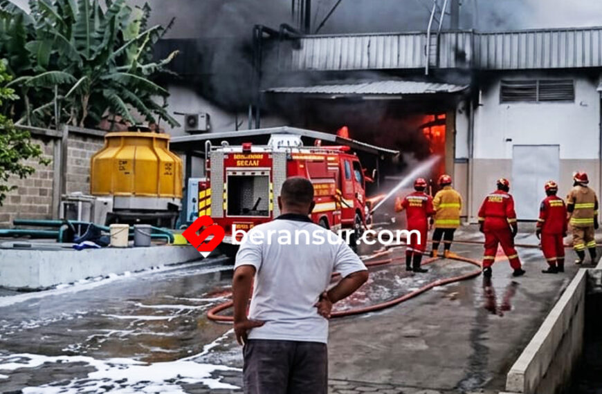 Kebakaran Melanda Pabrik di Bojongmenteng Bekasi, Asap Hitam Membubung Tinggi