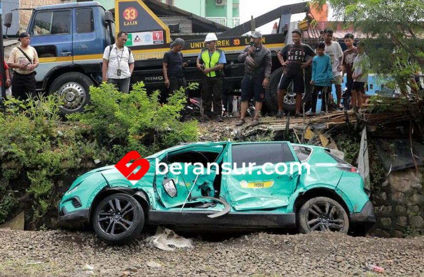 Menhub Akan Panggil Taksi Green SM Imbas Tabrakan KA Argo Bromo dengan KRL