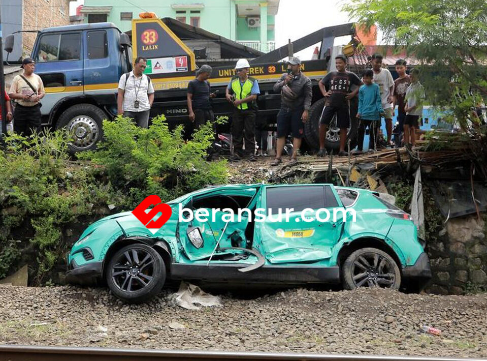 Menhub Akan Panggil Taksi Green SM Imbas Tabrakan KA Argo Bromo dengan KRL