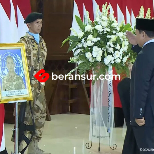 Prabowo Subianto Beri Penghormatan Terakhir bagi Tiga Prajurit TNI yang Gugur di Lebanon