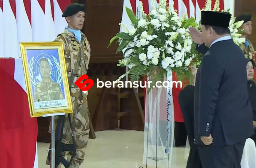 Prabowo Subianto Beri Penghormatan Terakhir bagi Tiga Prajurit TNI yang Gugur di Lebanon