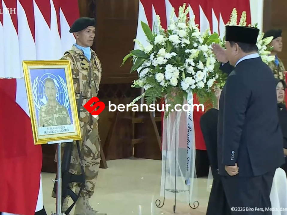 Prabowo Subianto Beri Penghormatan Terakhir bagi Tiga Prajurit TNI yang Gugur di Lebanon