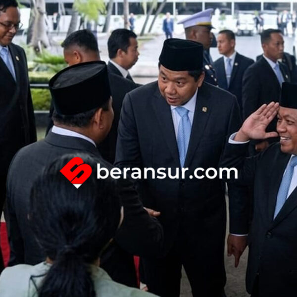 Momen Hangat Presiden Prabowo Tinggalkan Gedung DPR RI, Disambut Bahlil dengan Ucapan “Siap Pak!”