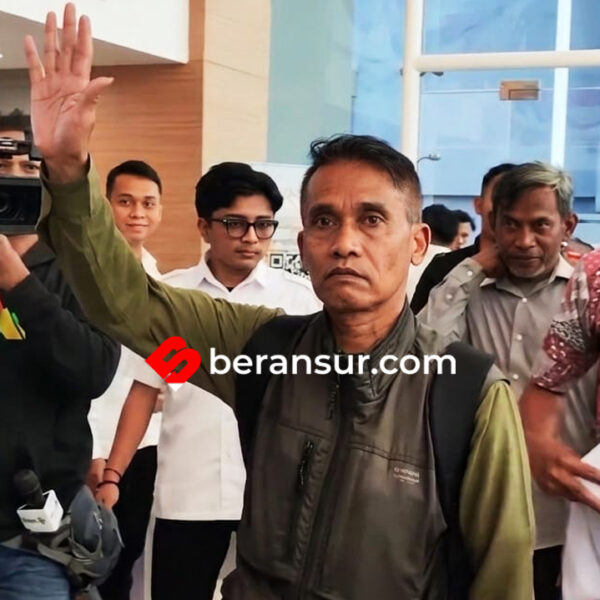 Wakil Kepala BGN Temui Demonstran Korban Penipuan Yayasan Bangun SPPG
