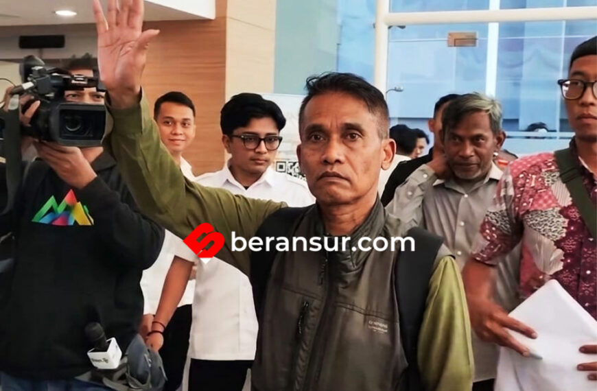 Wakil Kepala BGN Temui Demonstran Korban Penipuan Yayasan Bangun SPPG