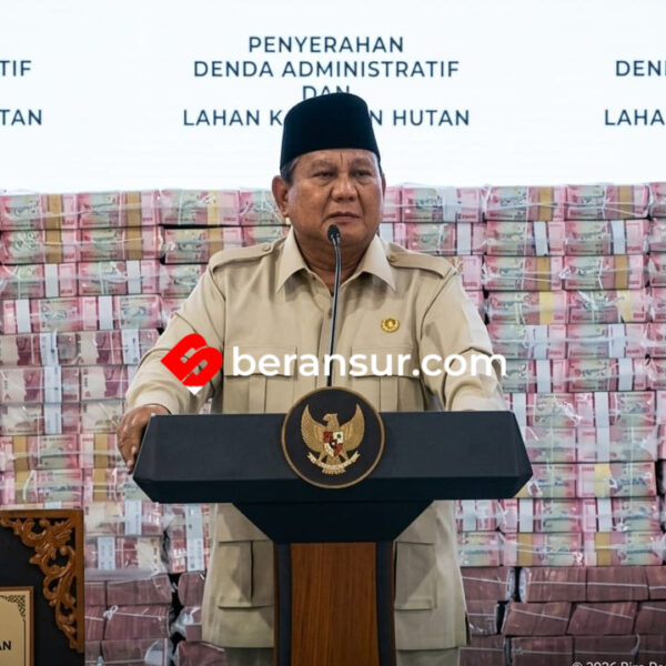 Prabowo Subianto Kritik Suku Bunga Kredit: “Rakyat Kecil Dicekik, Konglomerat Dimanja”