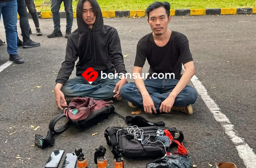 Penyusup Demo Mahasiswa Bawa Bom Molotov di Bundaran HI