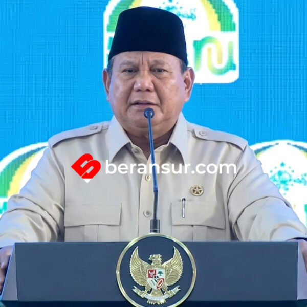 Prabowo Ungkap Alasan Gaji Guru Tak Kunjung Membaik: “Uangnya Nggak Ada, Diambil Terus”