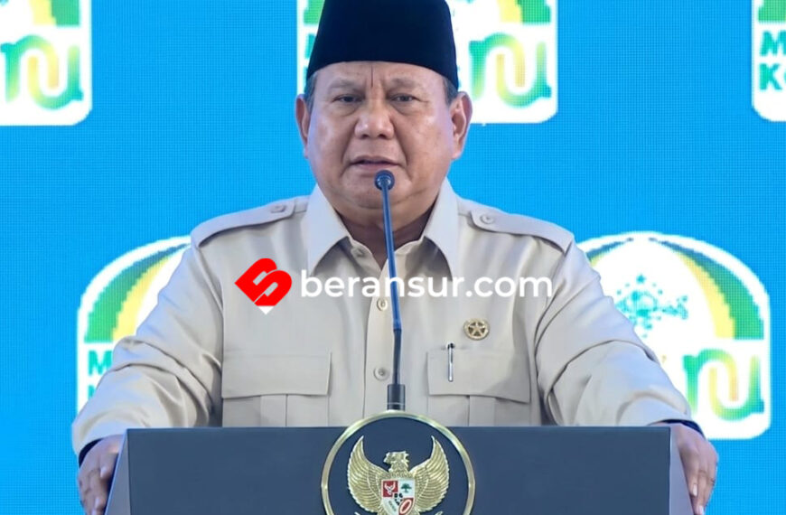 Prabowo Ungkap Alasan Gaji Guru Tak Kunjung Membaik: “Uangnya Nggak Ada, Diambil Terus”