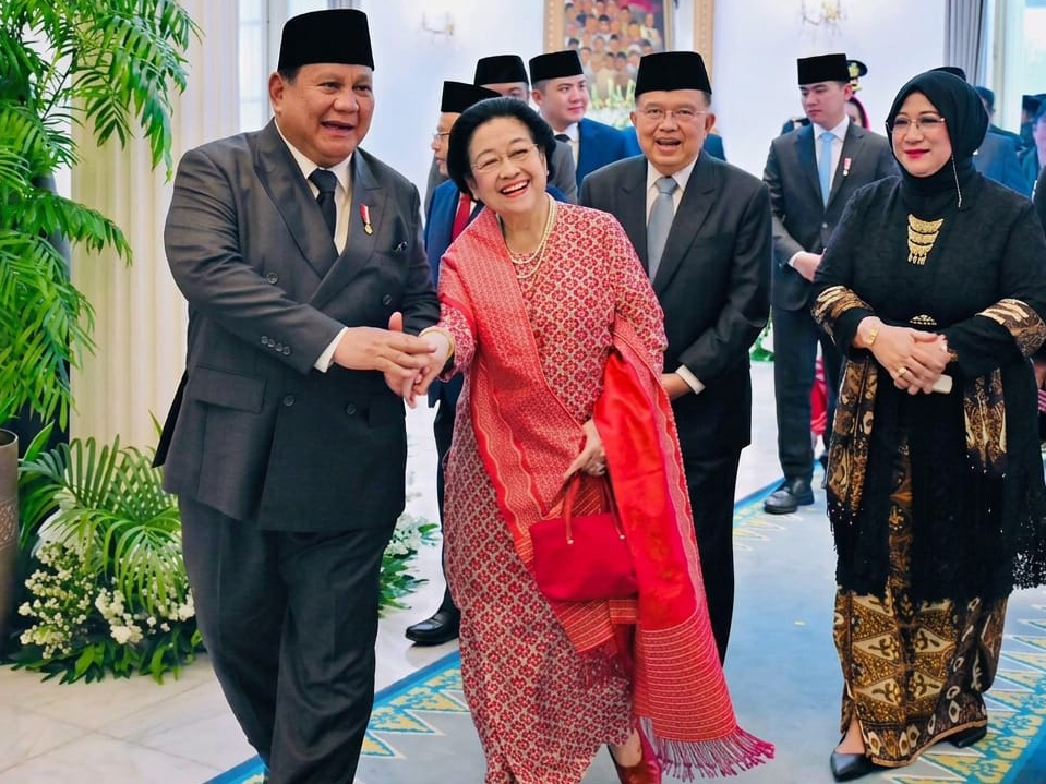 ​Momen ‘Mesra’ Prabowo dan Megawati di Hari Lahir Pancasila: Senyum Lebar Sambil Pegangan Tangan dan Sampai Duduk Bareng