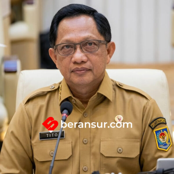 Cuma 2 Jam di kantor! Mendagri Sentil Honorer Titipan, Datang Pukul 8 Pulang jam 10