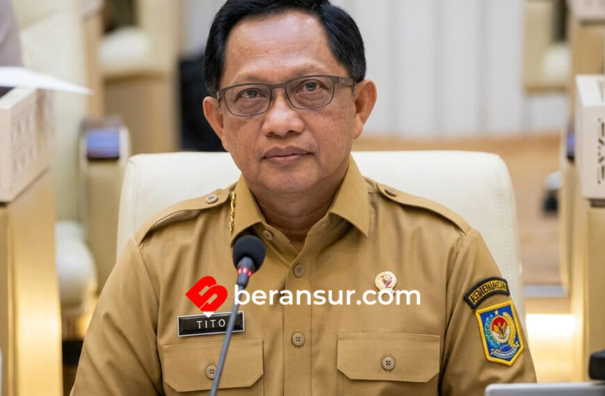 Cuma 2 Jam di kantor! Mendagri Sentil Honorer Titipan, Datang Pukul 8 Pulang jam 10