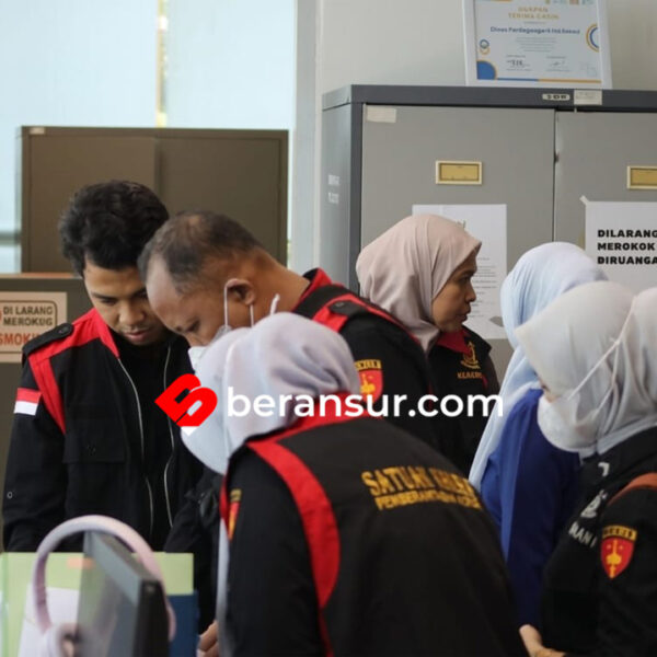 Kejari Kota Bekasi Geledah Disdagperin Terkait Dugaan Pungli MCK Pasar Bantargebang