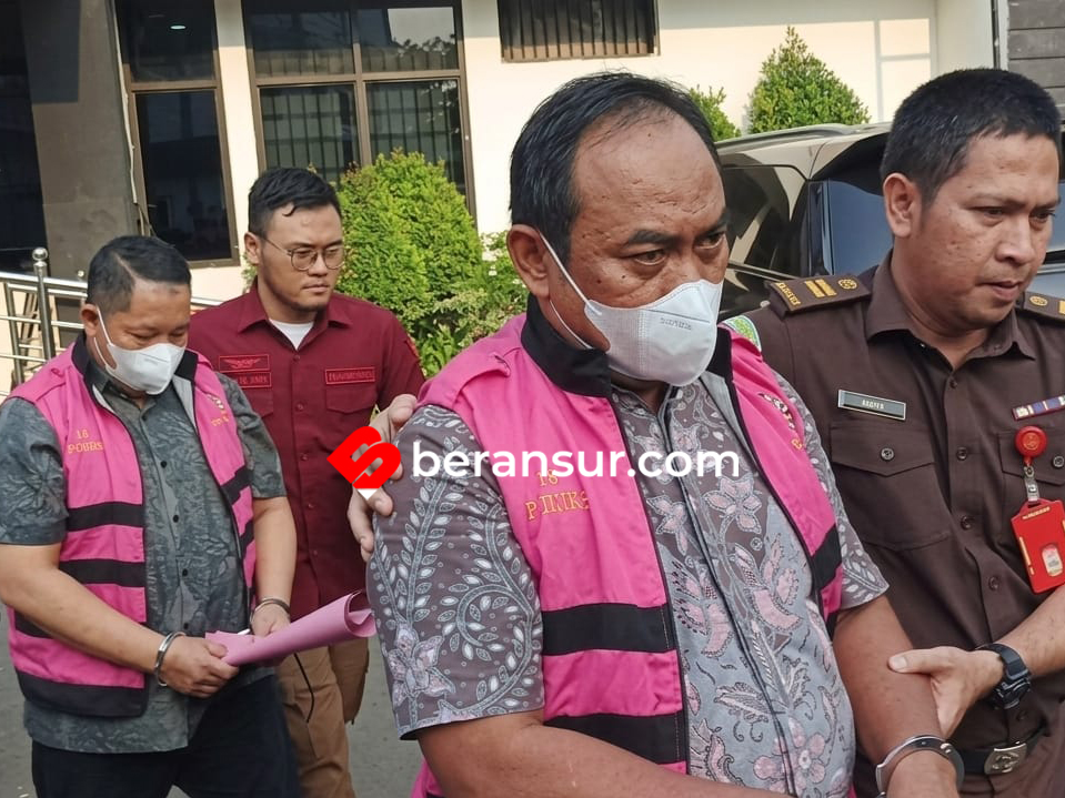 Kejaksaan Negeri Kabupaten Bekasi Tetapkan 3 Pejabat Perumda Tirta Bhagasasi Jadi Tersangka Korupsi Rp 4,5 Miliar