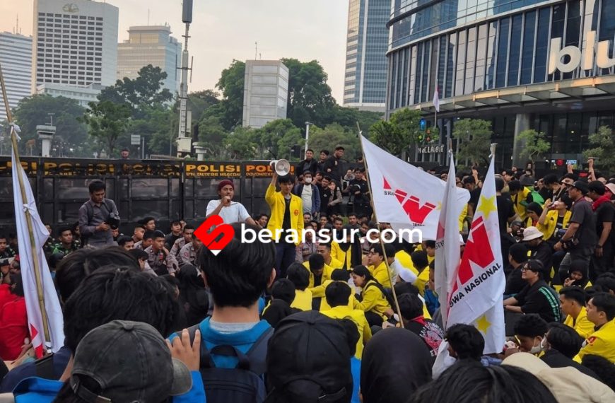 Tertahan di Sudirman, Massa BEM UI Sempat Debat dengan Kapolres Jakpus