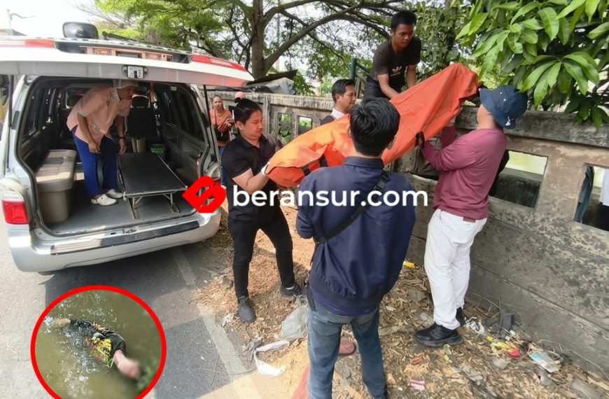 Mayat Pria Berkaos “DEATHLESS” Ditemukan Mengambang di Kalimalang Bekasi Timur