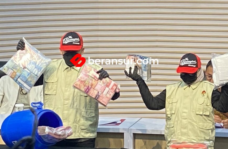 KPK Temukan Uang Rp934 Juta Hasil OTT Pemkab Klaten di Dalam Tong Biru